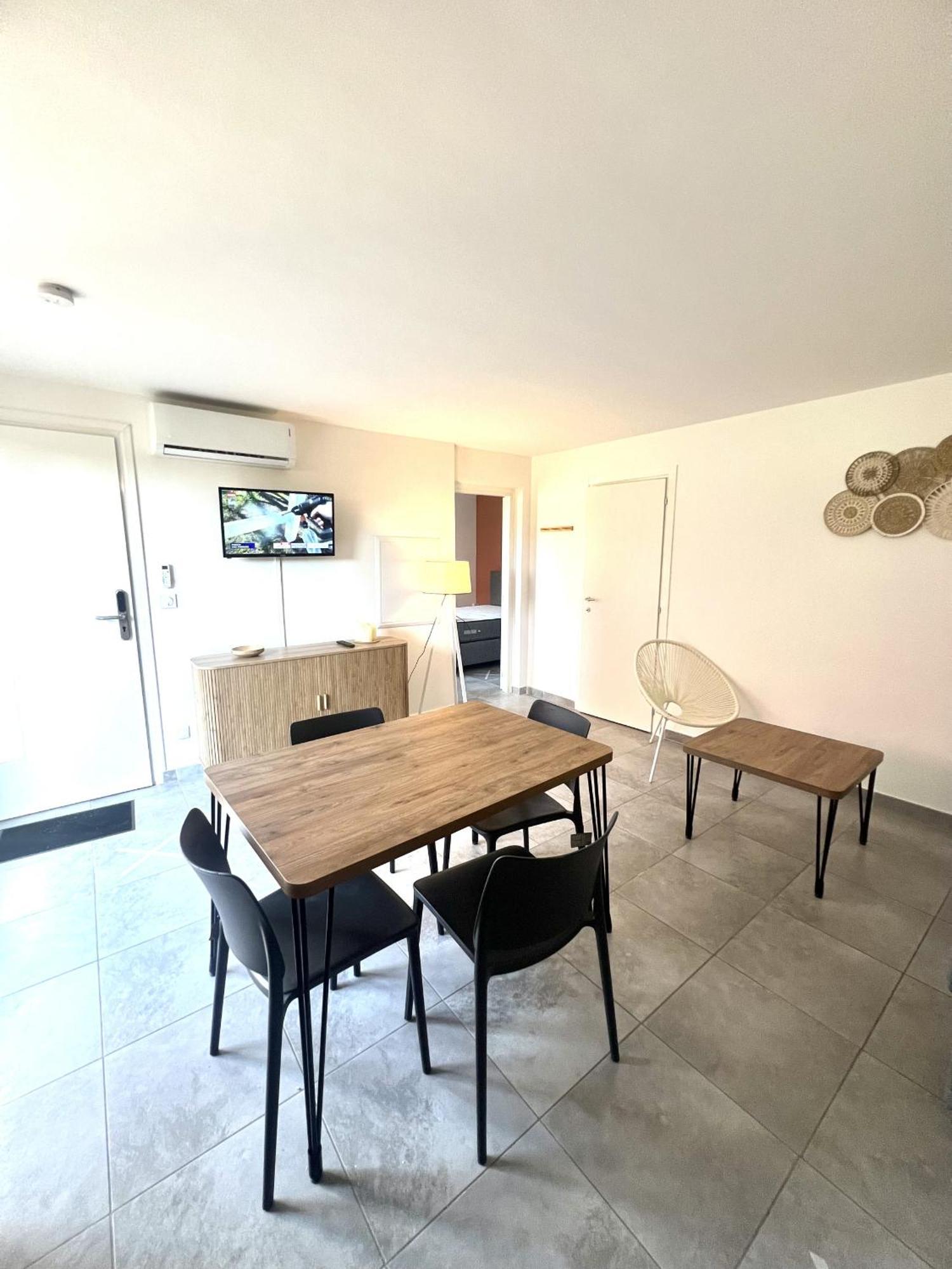 Residence Hoteliere Les Hameaux De Saint Cyprien Appartement 35 M2 1 Chambre Lecci Bagian luar foto